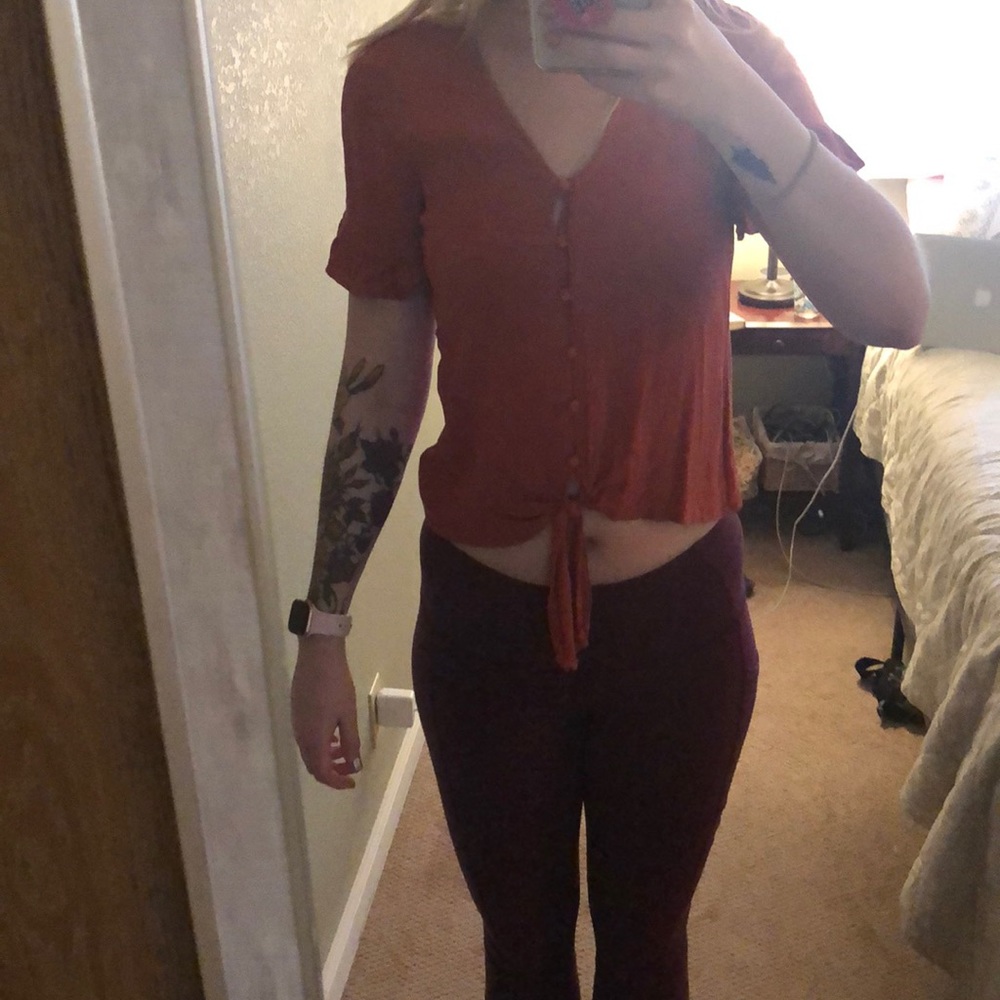 Cropped button down blouse - Picture 3 of 3